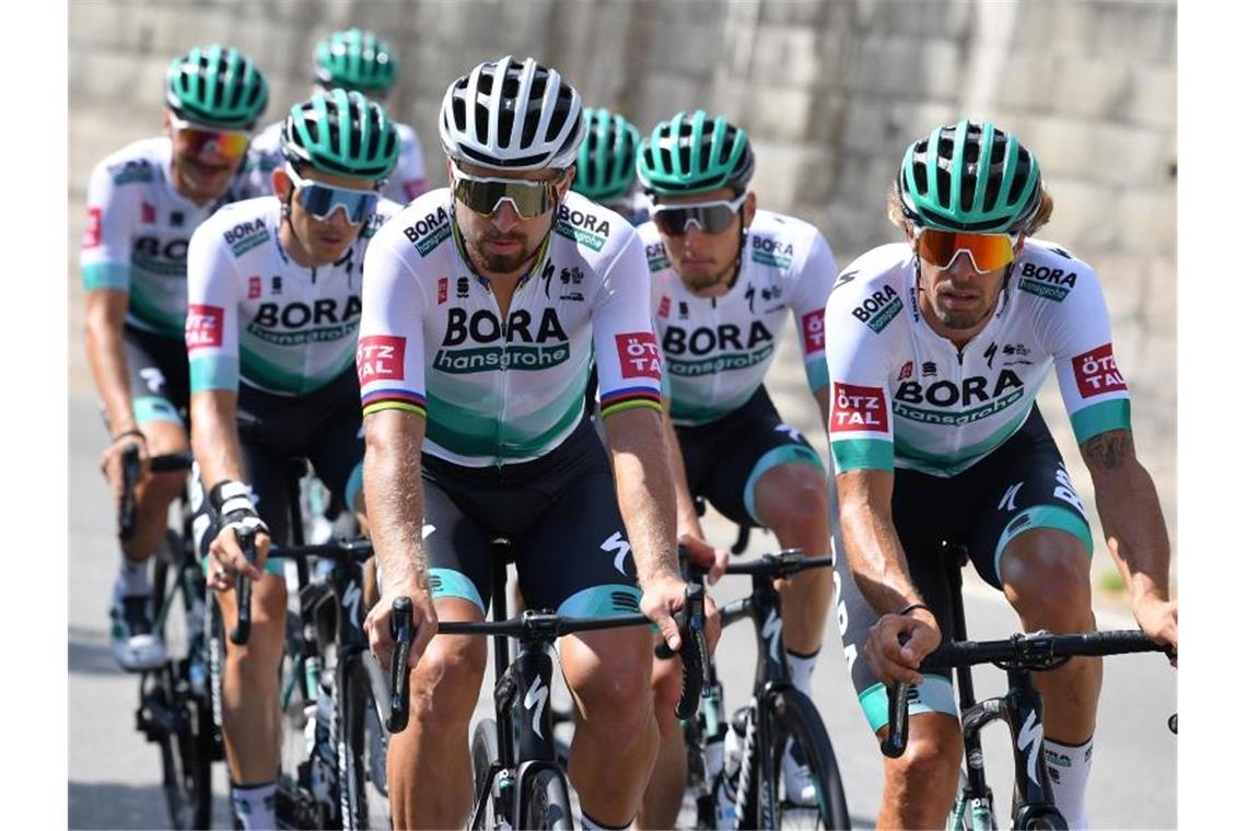 Das Team Bora-hansgrohe beim Training vor dem Start der 107. Tour de France. Foto: David Stockman/BELGA/dpa