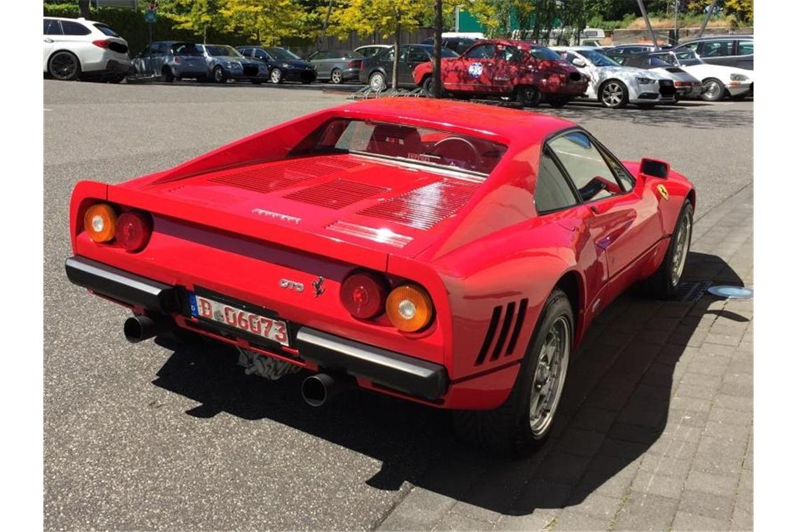 Das teure Stück ist zurück: Nur zwei Tage nach dem Diebstahl wurde der historische Ferrari 288 GTO wiedergefunden. Foto: Polizei Düsseldorf