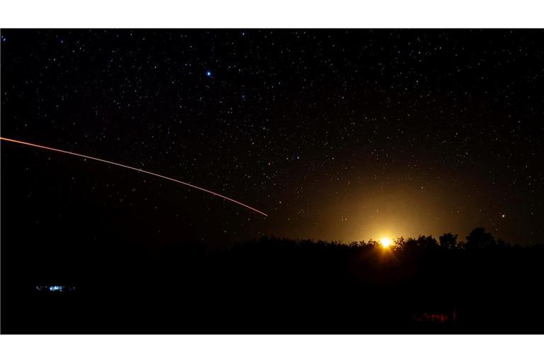Das thailändische Militär feuert mit Artillerie auf Kambodscha.