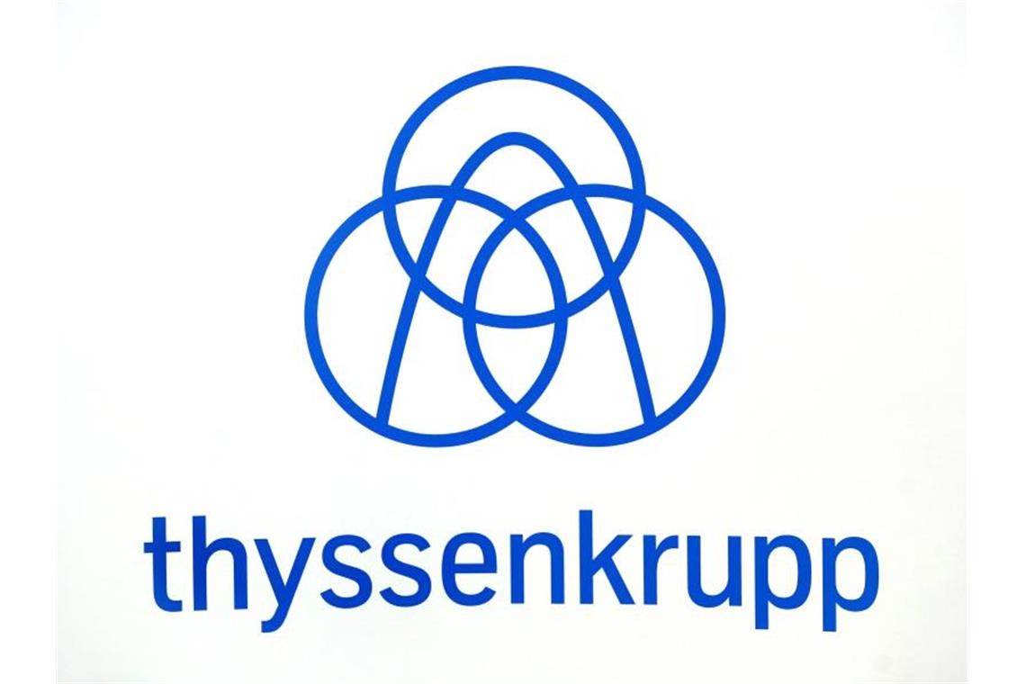 Das Thyssenkrupp-Logo. Konzern-Chefin Merz hat dem kriselnden Traditionsunternehmen eine Schrumpfkur verordnet. Foto: picture alliance / dpa