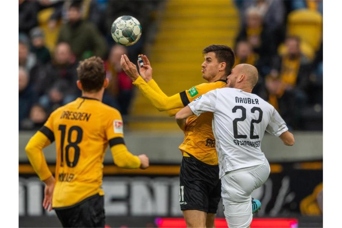 Dynamo-Remis bei Scholz-Debüt - Kein Sieger im Hessenderby Das Tor von Alexander Jeremejeff (M) reichte Dynamo Dresden letztlich nicht zum Sieg. Foto: Robert Michael/dpa-Zentralbild/dpa