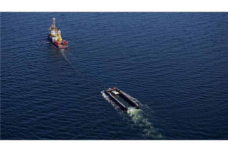 Das Transportschiff mit dem Wal ist seit mehreren Tagen unterwegs.