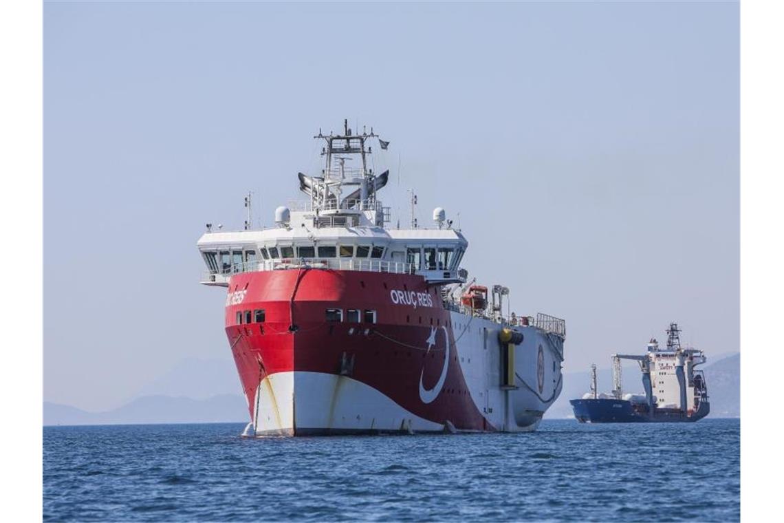 Das türkische Forschungsschiff „Oruc Reis“ soll bis zum 23. August südlich von Megisti und Rhodos nach Erdgas forschen. Foto: Ibrahim Laleli/DHA/AP/dpa
