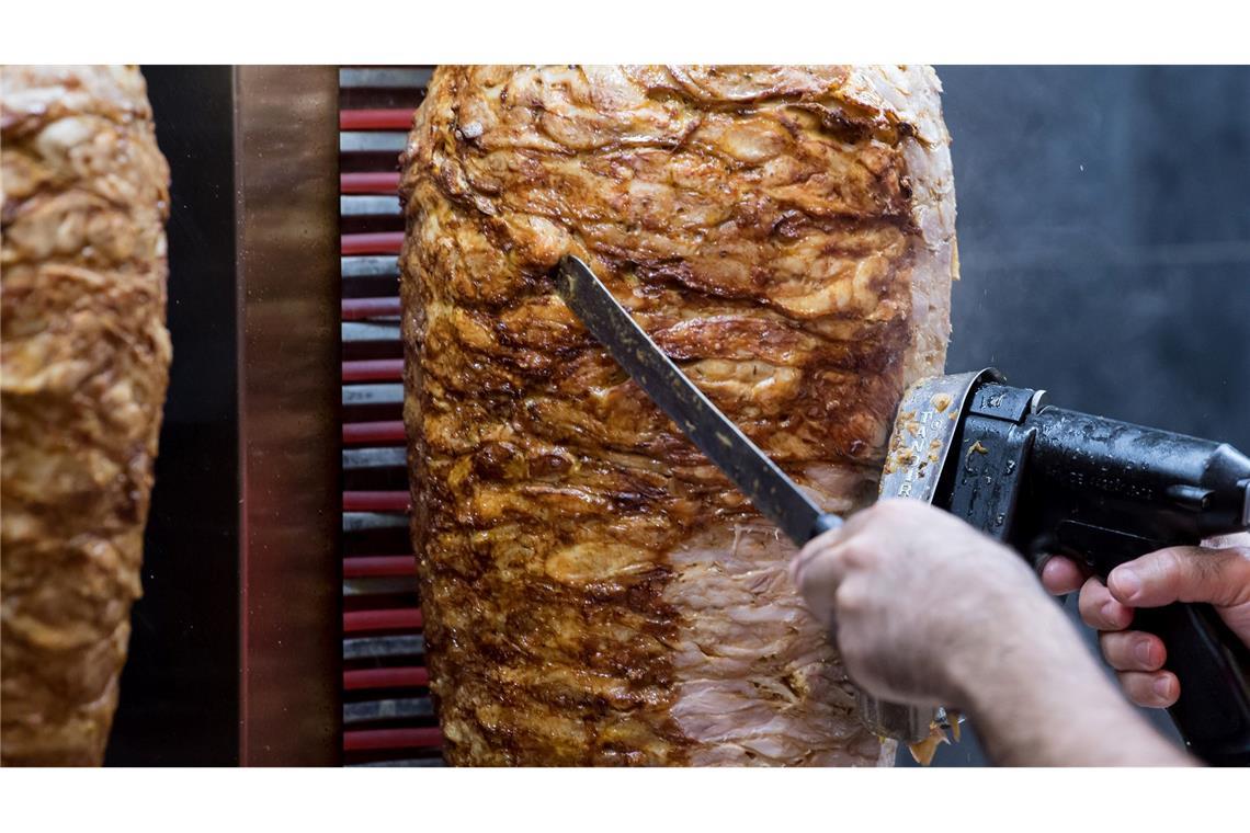 Warnstreik legt Dönerspieß-Produktion lahm Das Unternehmen Birtat stellt bei Ludwigsburg Dönerspieße her. Nun legt ein Warnstreik die Produktion lahm. (Symbolfoto)