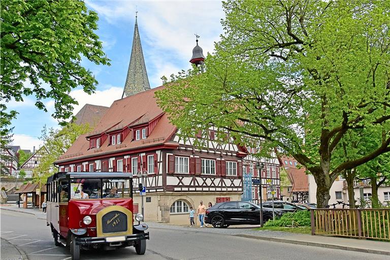 Das Unterweissacher Rathaus wird aktuell umgebaut. Foto: Tobias Sellmaier