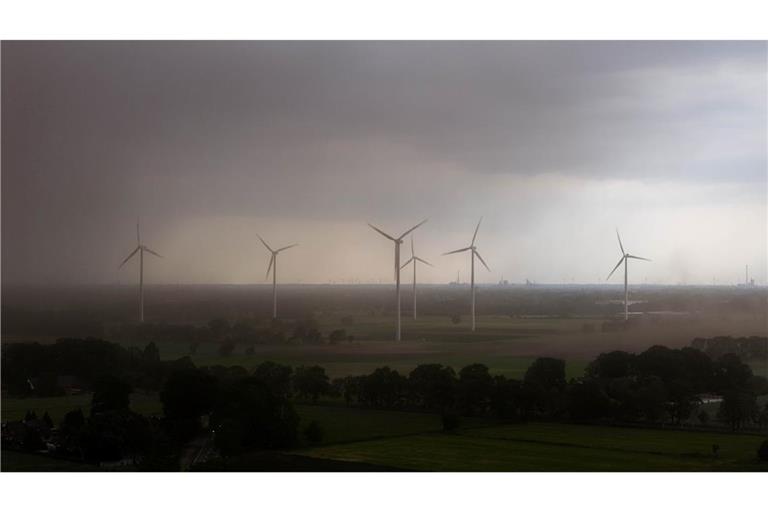 Das Unwetter soll später weiter Richtung Landesmitte ziehen.