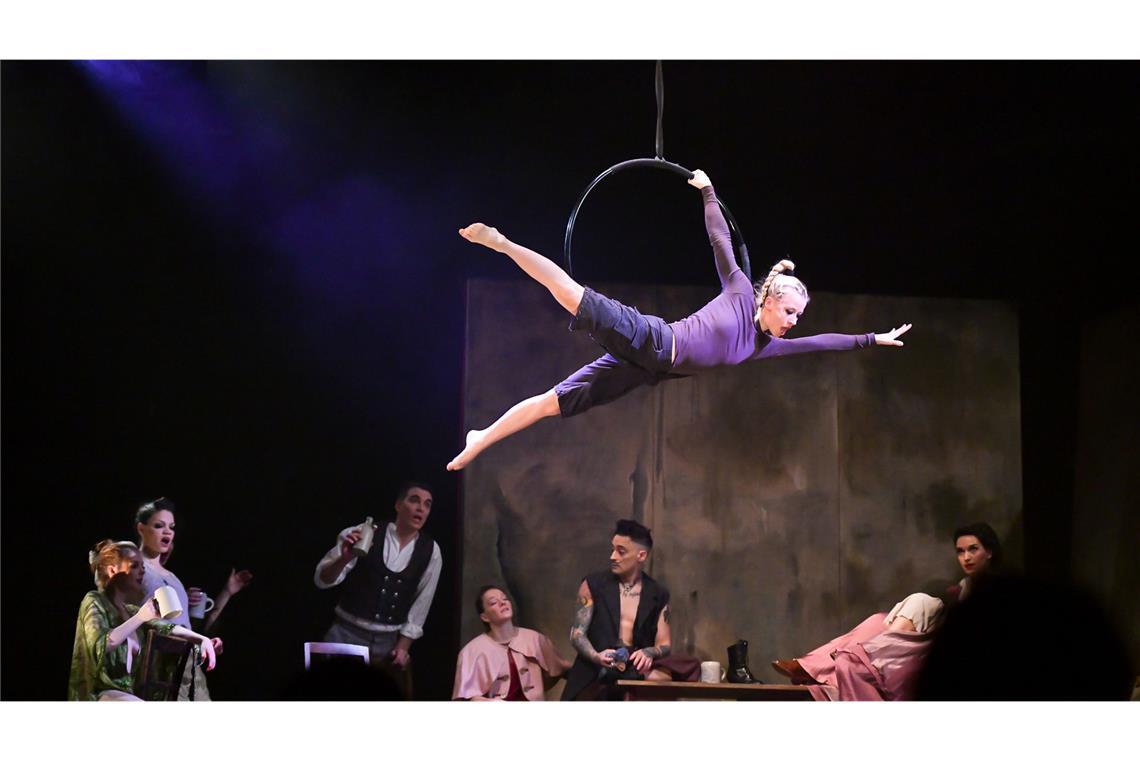 Sinnlich und betörend – Die neue Burlesque-Show in Stuttgart Das Varieté-Theater in Stuttgart feiert dieses Jahr sein 125-jähriges Bestehen.