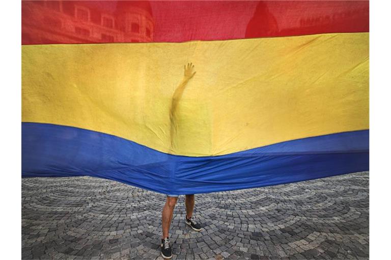 Das Versagen der Behörden im Falle der 15-Jährigen hatte in Rumänien den Rücktritt des Innenministers nach sich gezogen. Foto: Vadim Ghirda/AP