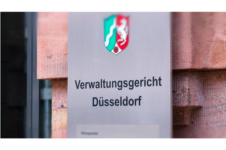 Das Verwaltungsgericht Düsseldorf wies eine Klage eines ehemaligen Polizisten, der nicht in den Polizeidienst übernommen wurde, ab.