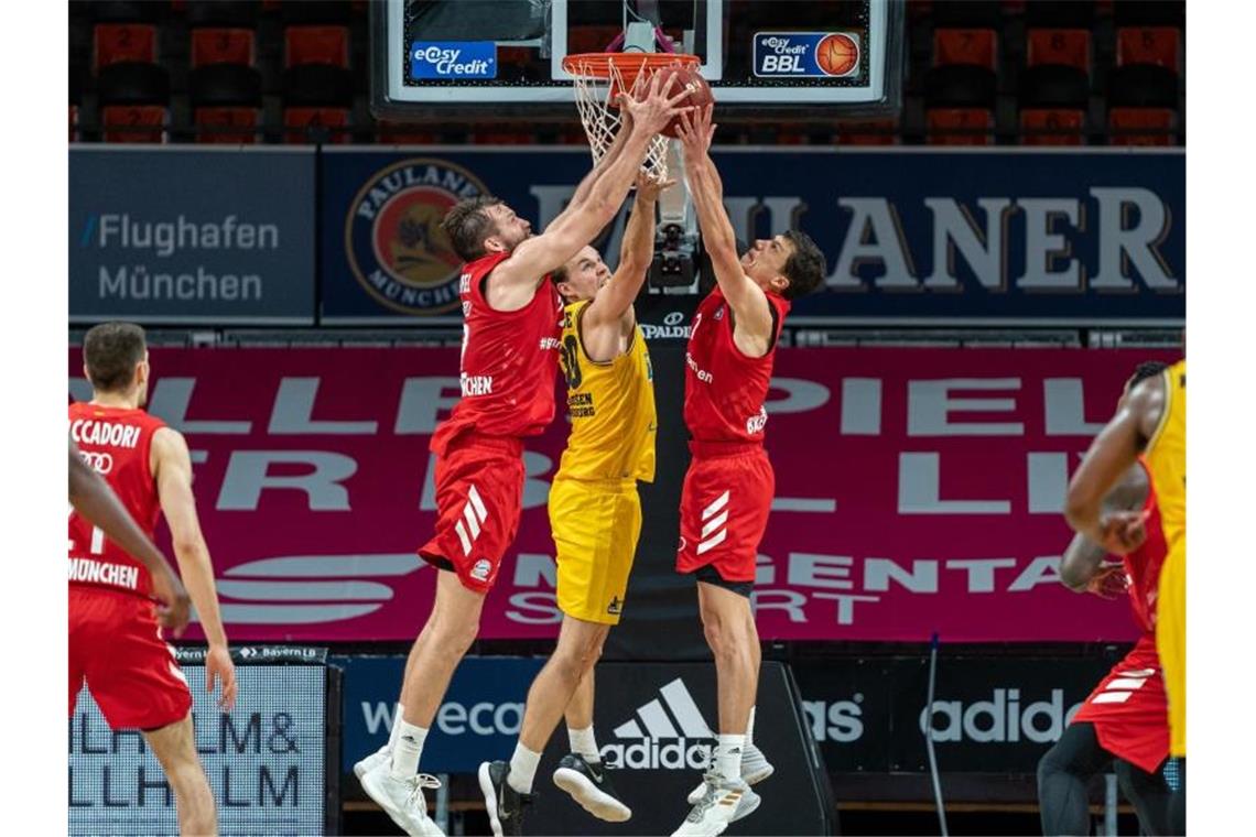 Das Viertelfinal-Rückspiel zwischen Titelverteidiger FC Bayern München und den MHP Riesen Ludwigsburg dürfte spannend werden. Foto: Ulf Duda/fotoduda.de/BBL/Pool/dpa