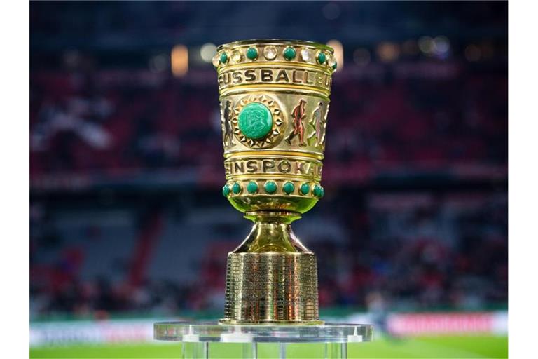 Das Viertelfinale des DFB-Pokals wird ausgelost. Foto: Matthias Balk/dpa
