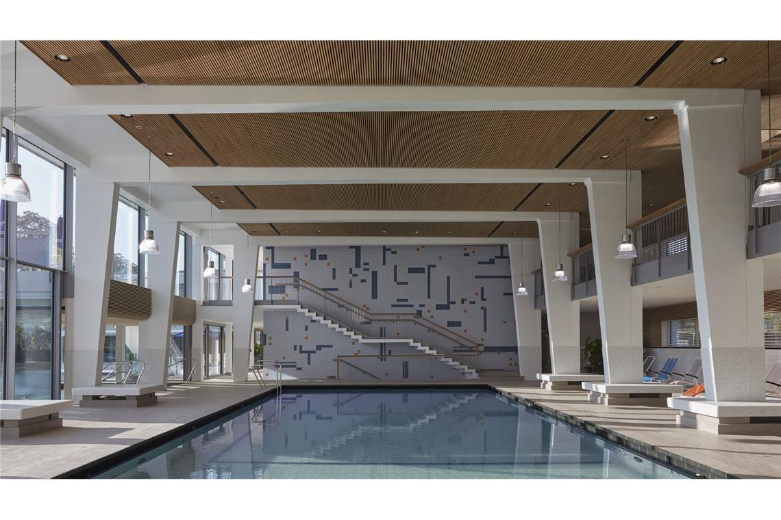 Das von 4a Architekten sanierte Bad Berg in Stuttgart wird diesen Sommer nicht für Badegäste geöffnet haben, wegen eines Wasserrohrbruchs ist die Technik kaputt gegangen. Im Folgenden weitere von Stuttgarter Architekten neu entworfene oder umgebaute Bäder – und ein Thermalbadklassiker.