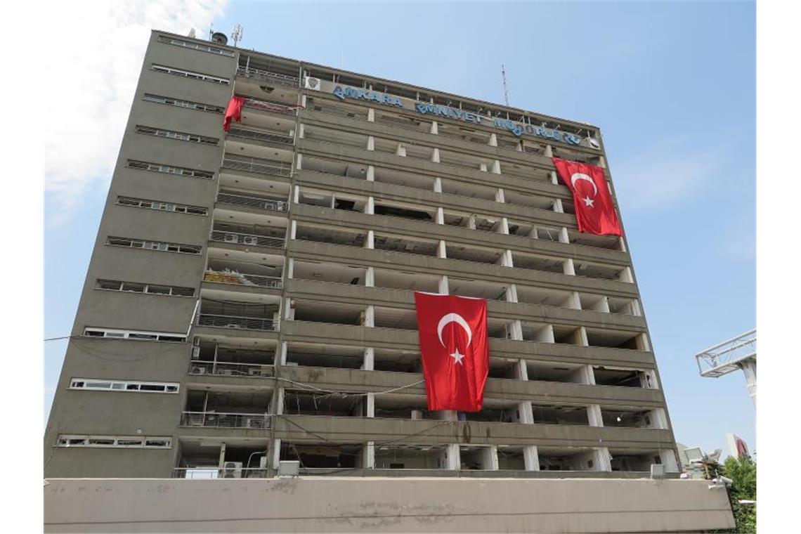 Das von Putschisten angegriffene Polizei-Hauptquartier in Ankara, aufgenommen im August 2016. Foto: picture alliance / dpa