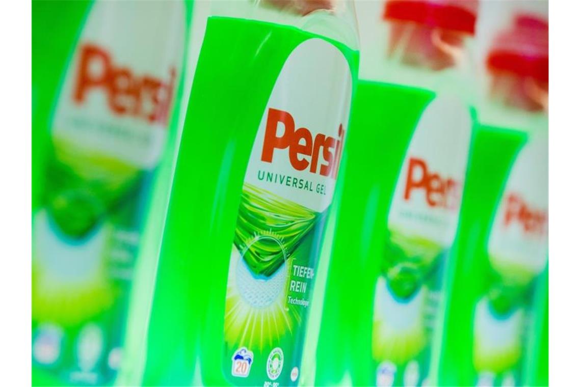 Das Waschmittel Persil von Henkel. Der Konzernumsatz ist leicht gesunken. Foto: Rolf Vennenbernd/dpa