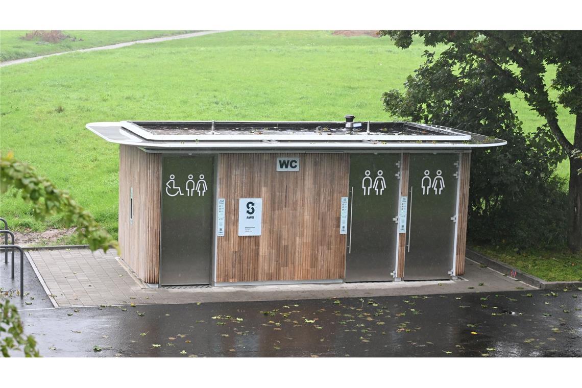 Das Klo, das so viel kostet wie ein Einfamilienhaus Das WC soll auch Anwohner vor unliebsamen Hinterlassenschaften schützen.