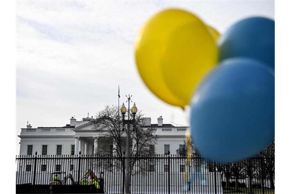 USA kündigen Sanktionen gegen russische Oligarchen an Das Weiße Haus in Washington kündigt Sanktionen gegen zahlreiche russische Oligarchen an. Foto: Britta Pedersen/dpa-Zentralbild/dpa