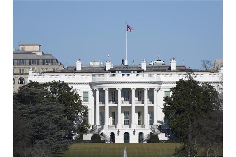 Das Weiße Haus in Washington: Es wurde eine Ausweitung der Sicherheitsmaßnahmen rund um die Vereidigung angekündigt. Foto: Patrick Semansky/AP/dpa