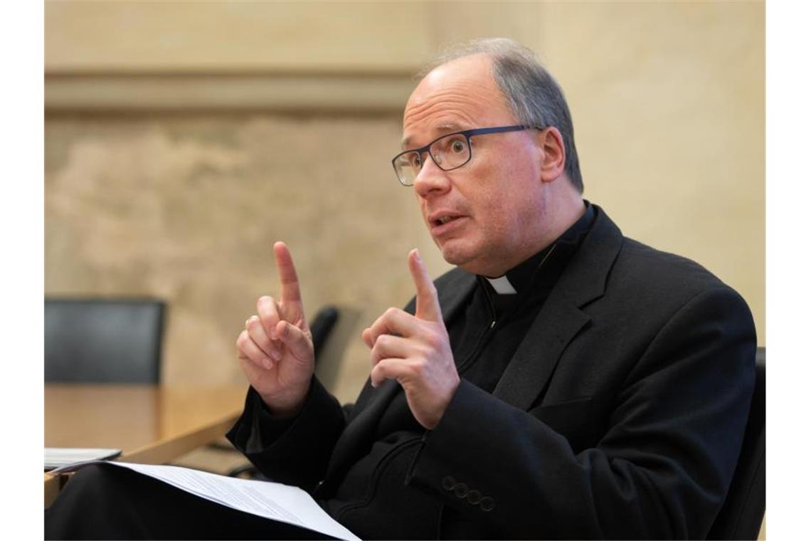 „Das wird noch ein schmerzlicher Prozess werden“, sagt der Trierer Bischof Stephan Ackermann über die weitere Missbrauchs-Aufarbeitung. Foto: Harald Tittel/dpa