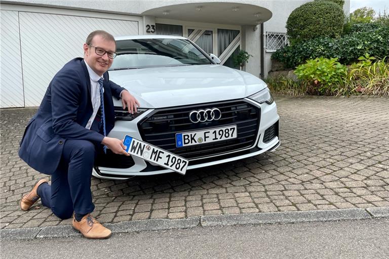 Das WN auf dem Kennzeichen musste weichen: Oberbürgermeister Maximilian Friedrich demonstriert nun auch beim Autofahren seine Verbundenheit zu Backnang. Foto: privat