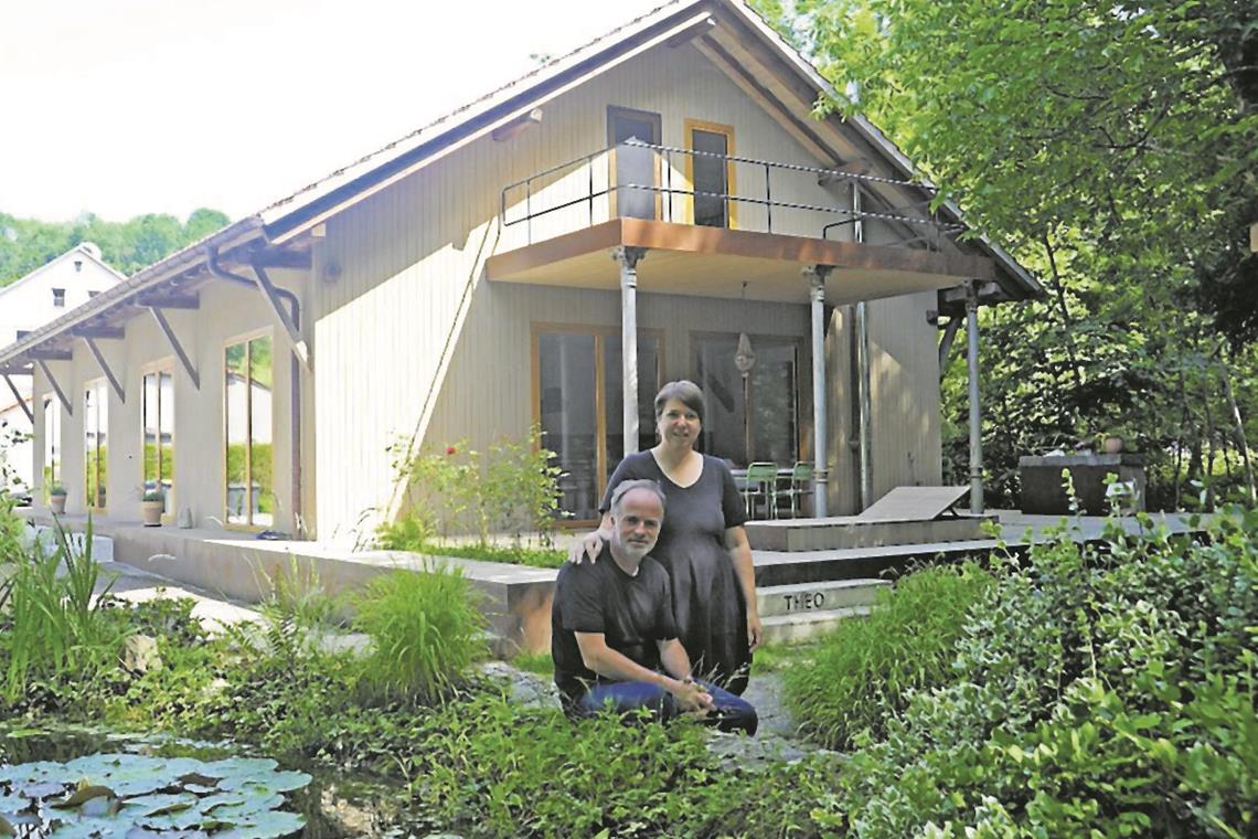 Das Wohnhaus in Burgstetten mit den Bewohnern Sibilla Bolay und Thomas Streitberg war ehemals ein Schuppen. Foto: T. Streitberg