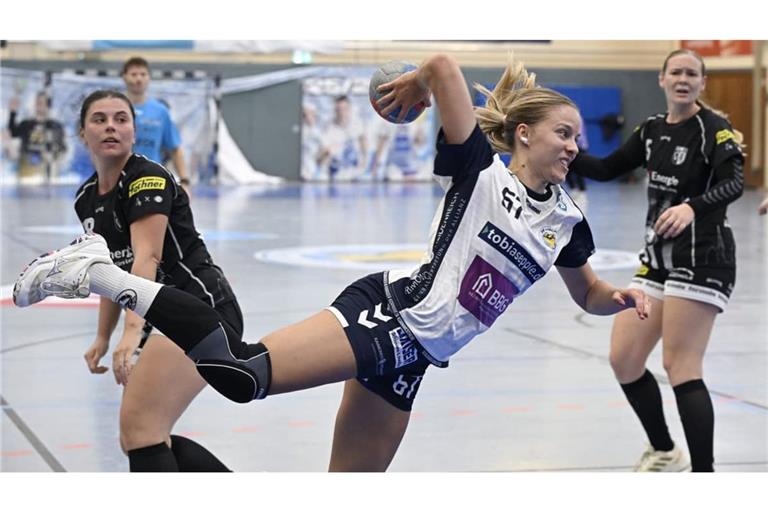 Das Ziel genau im Blick: Nina Haug beim Torwurf.