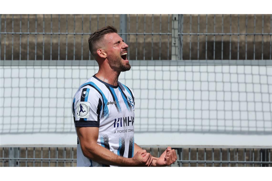 Traumtore und Emotionen – das sind die Bilder vom höchsten Saisonsieg David Braig genießt seinen Torerfolg.