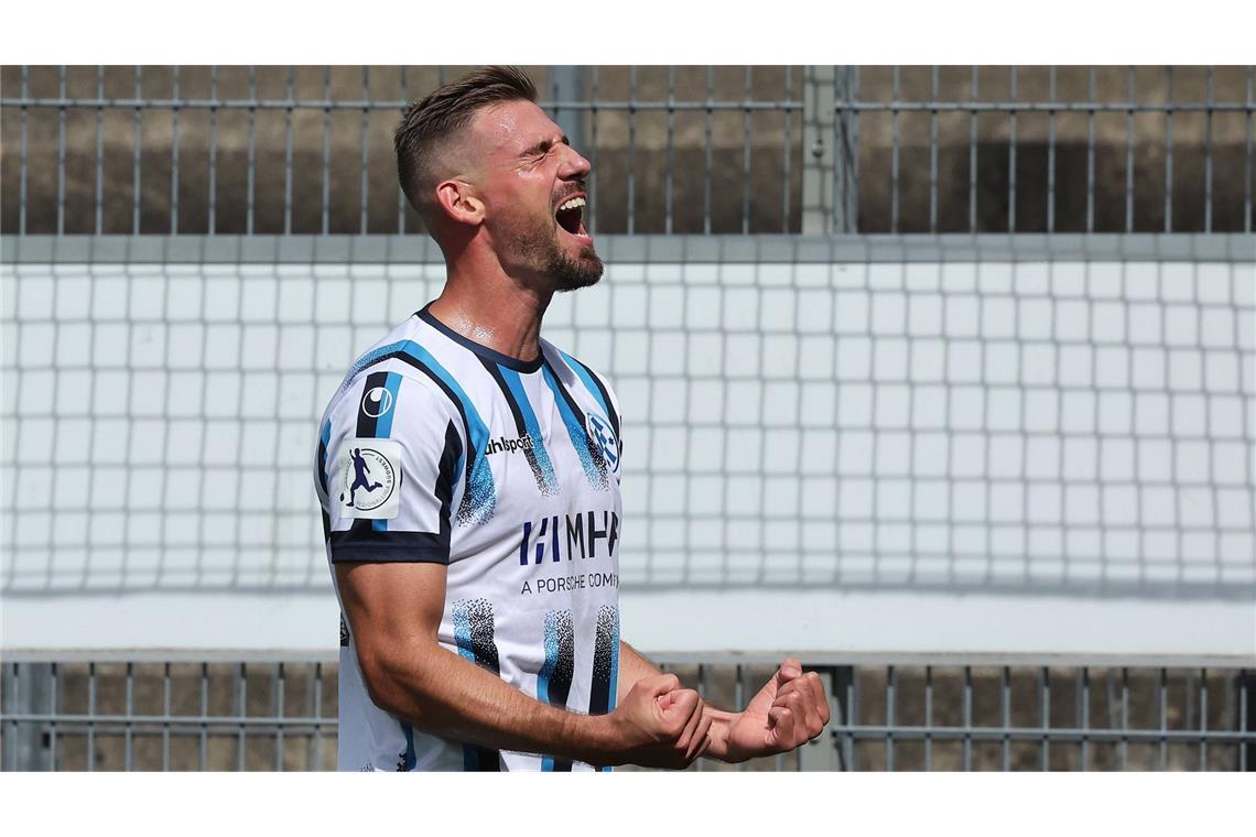 „Papa“ Braig – Konstante im Sturm, Kitt in der Kabine David Braig genießt seinen Torerfolg im Spiel gegen den SC Freiburg II.