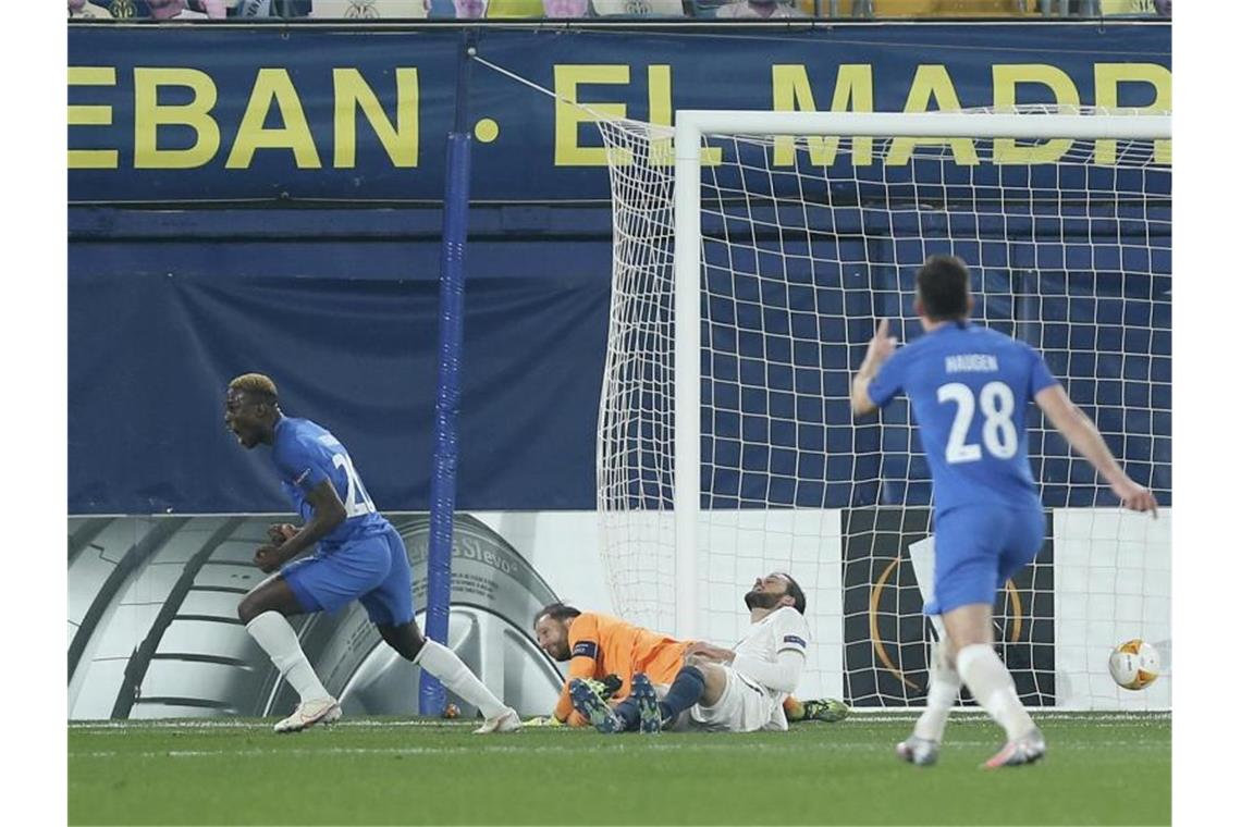 Chancenwucher rächt sich: Hoffenheim nur Remis gegen Molde David Datro Fofana (l) stellte den umjubelten Ausgleich für Molde her. Foto: Alberto Saiz/AP/dpa