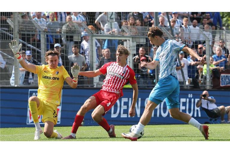 David Stojak (re.) steht in der Anfangself der Kickers.