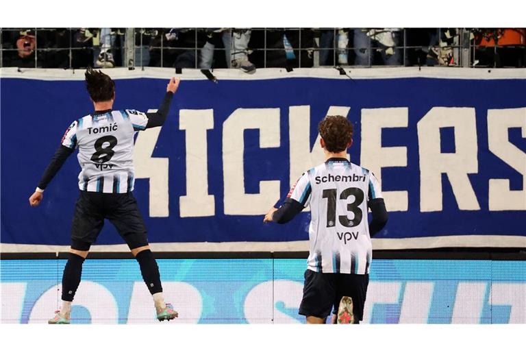 David Tomic bejubelt sein Traumtor gegen den SGV Freiberg.