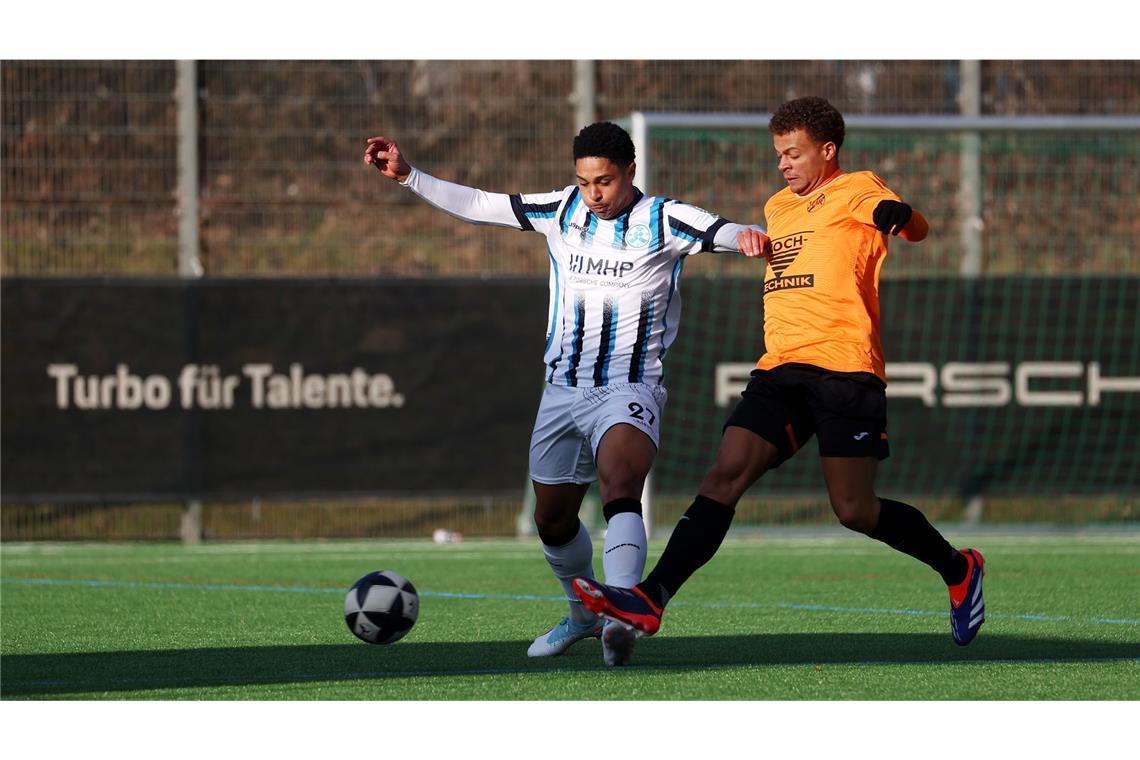 David Udogu (li.) gegen Joao Victor Schick.