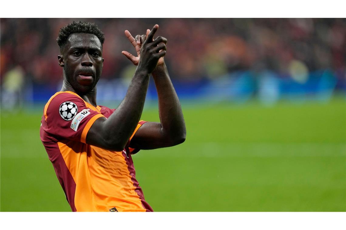Davinson Sanchez jubelt über seinen Treffer für Galatasaray Istanbul.