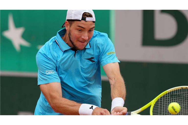 Davis-Cup-Spieler Jan-Lennard Struff ist in seinem bisher komplizierten Tennis-Jahr erfolgreich in die Rasensaison gestartet (Archivfoto).