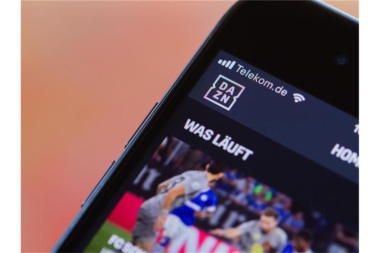 DAZN kooperiert mit Eurosport: Die Bundesliga gibt es künftig im Streamingdienst. Foto: Rolf Vennenbernd