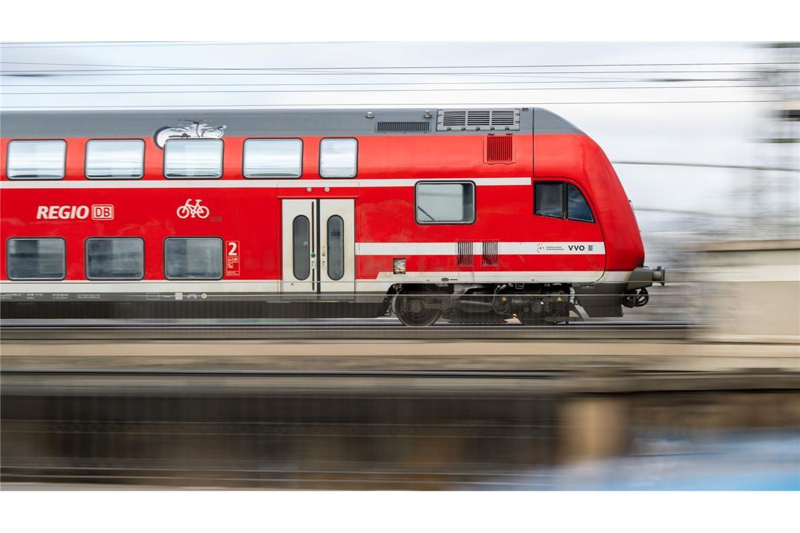DB Regio zählte im April deutlich mehr Fahrgäste als im Vorjahresmonat. (Archivbild)