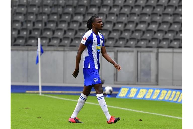 Dedryck Boyata geht vom Platz. Foto: John Macdougall/AFP-POOL/dpa/Archivbild