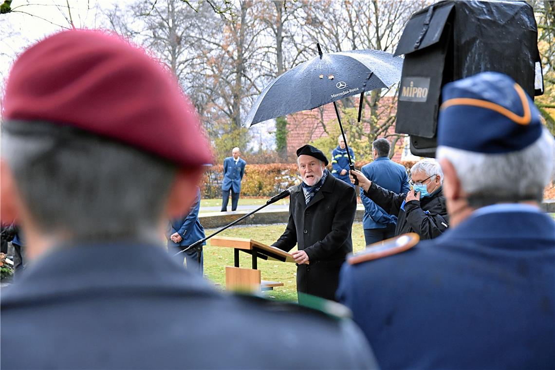 Feierlicher Appell an das Miteinander Dekan Wilfried Braun nimmt auch Bezug zum Remembrance Day in anderen Ländern.