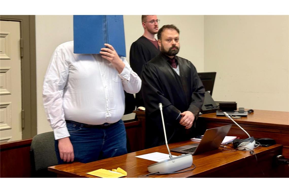 Dem Angeklagten wird versuchter Mord und gefährliche Körperverletzung vorgeworfen. (Archivfoto)