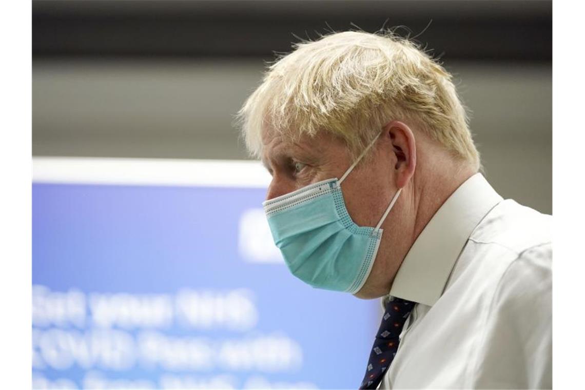 Johnson: Keine Isolation nach Corona-Kontakt? Dem britischen Premierminister Boris Johnson werden weitere Verstöße gegen Corona-Regeln vorgeworfen. Foto: Steve Parsons/PA Wire/dpa