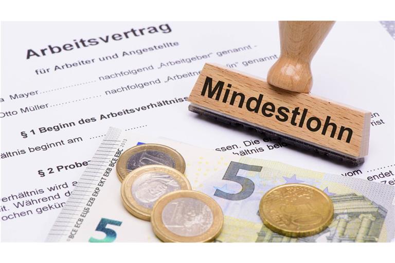 Dem Bundesarbeitsministerium zufolge sollen von der Anhebung rund sechs Millionen Arbeitnehmer profitieren (Symbolbild).