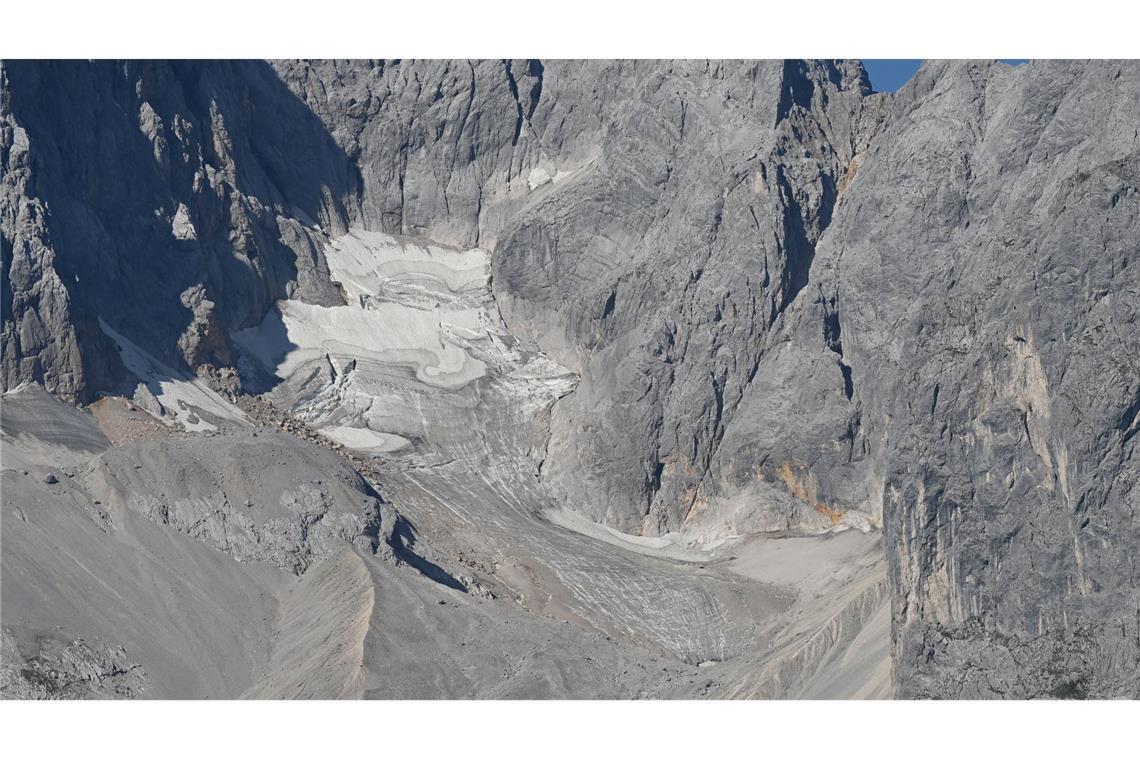 Fotos zeigen, wie der Klimawandel Deutschland verändert Dem Hölltentalferner-Gletscher werden noch die besten Chancen eingeräumt. Trotzdem ist auf derm Foto von diesem Jahr nicht mehr sehr viel Eis zu sehen.