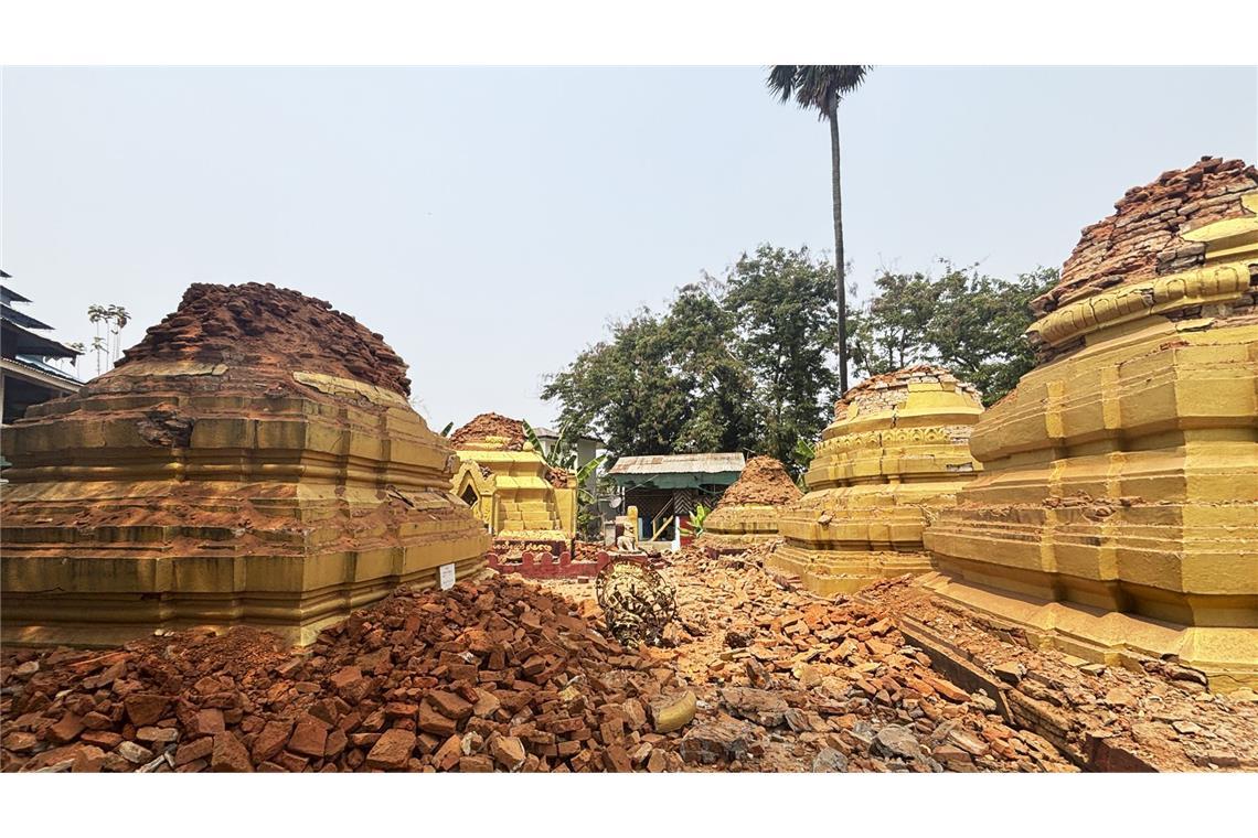 Dem Unglück war ein Erdbeben vorausgegangen, dessen Epizentrum im Zentrum des Nachbarlands Myanmar lag.
