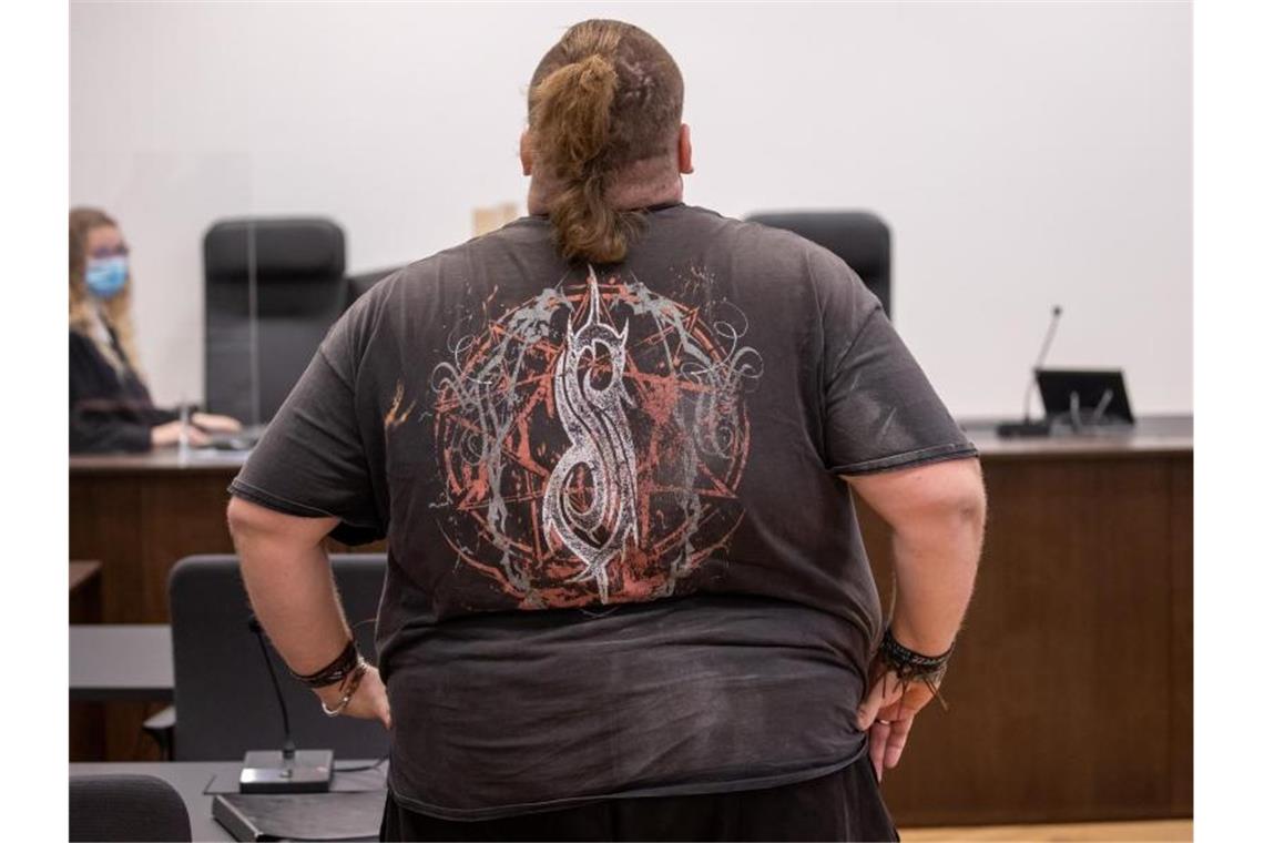 Youtuber „Drachenlord“ kommt mit Bewährungsstrafe davon Dem Youtuber „Drachenlord“ folgen Tausende Menschen auf Youtube. Foto: Daniel Karmann/dpa