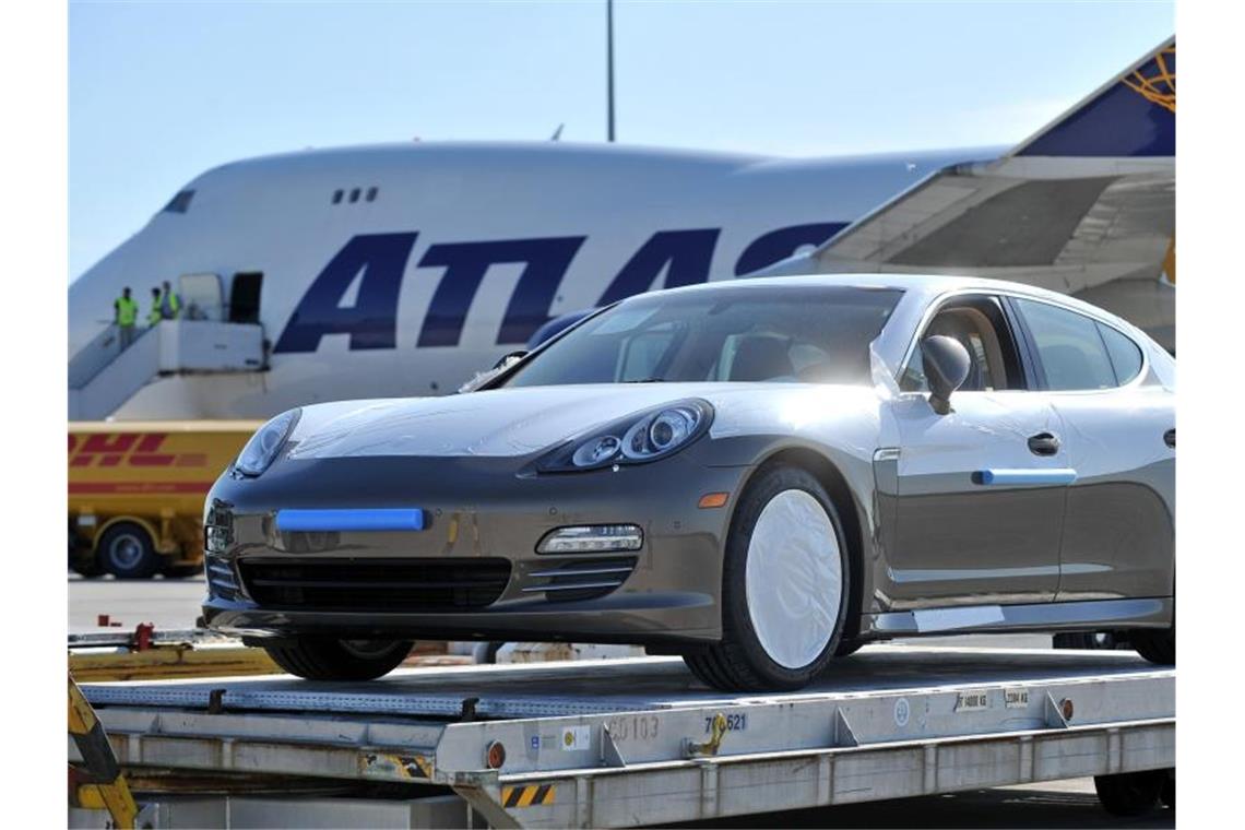 Demnächst auch online zu haben: ein Porsche Panamera. Foto: Hendrik Schmidt/dpa-Zentralbild/dpa