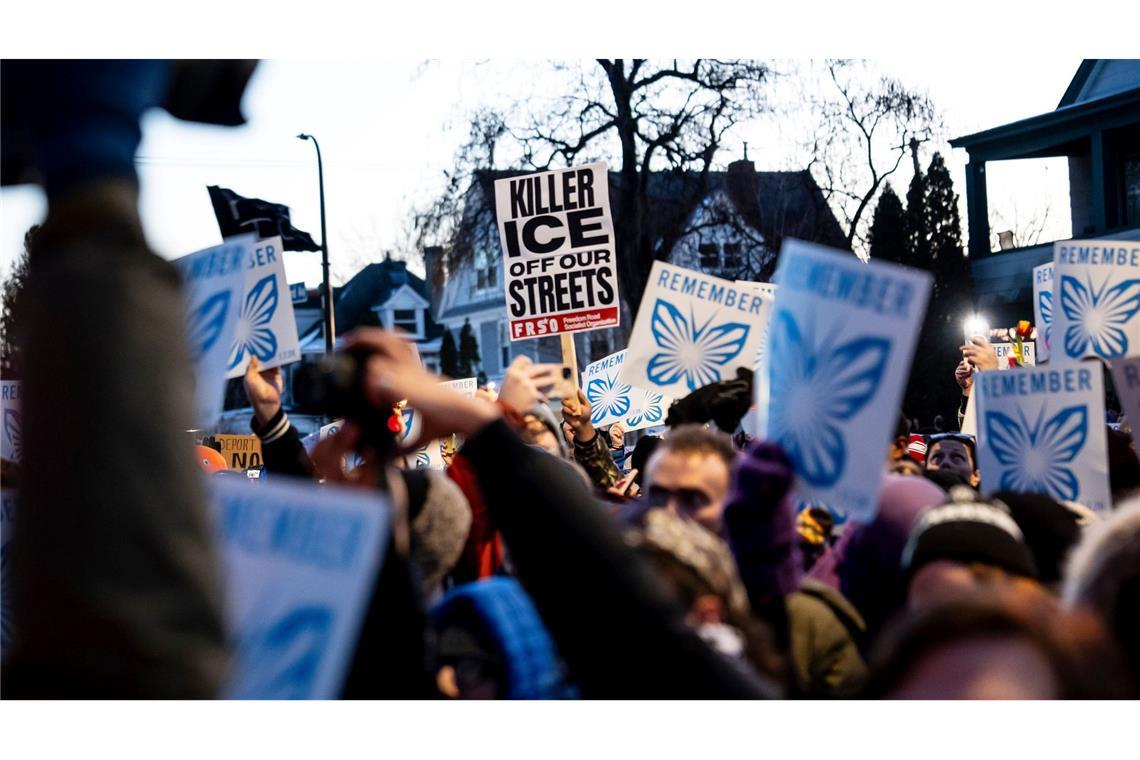 Demonstranten forderten den Abzug von ICE.
