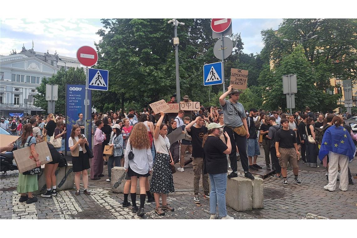 Demonstranten fürchten um die Unabhängigkeit der Korruptionsermittler.