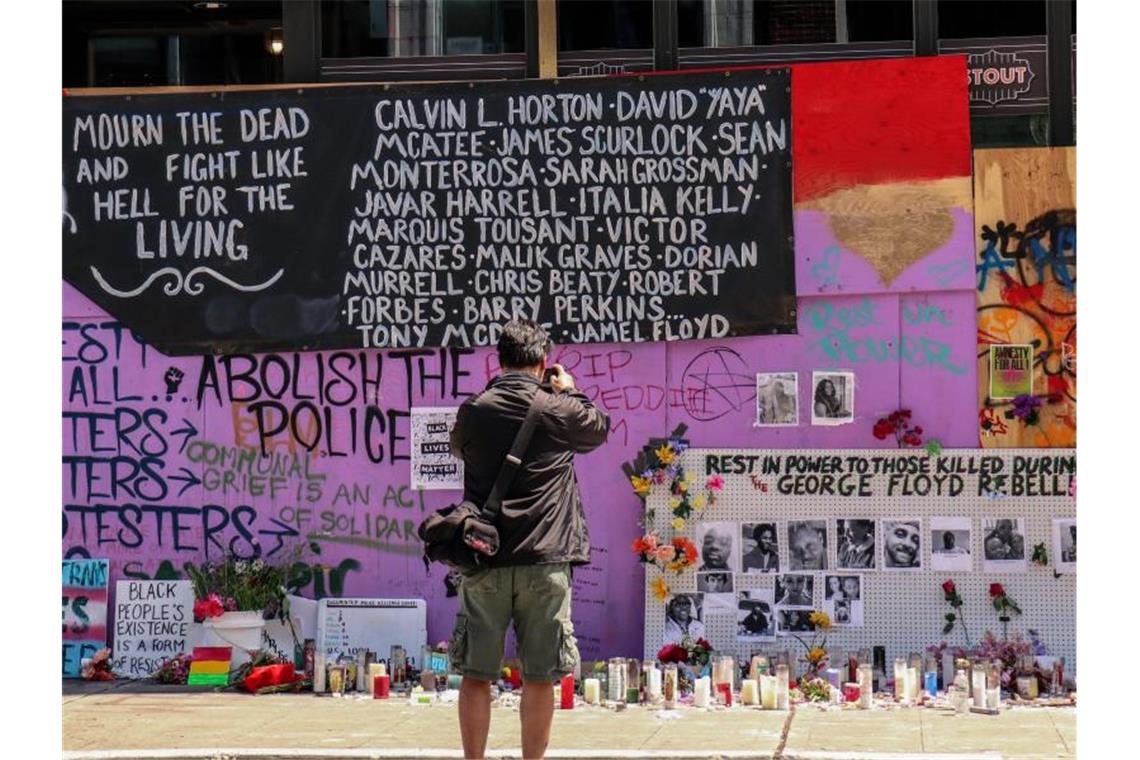 Demonstranten haben nach Tagen des Protests und Auseinandersetzungen mit der Polizei in Seattle unweit des Kapitols eine „Autonome Zone“ eingerichtet. Foto: Toby Scott/SOPA Images via ZUMA Wire/dpa