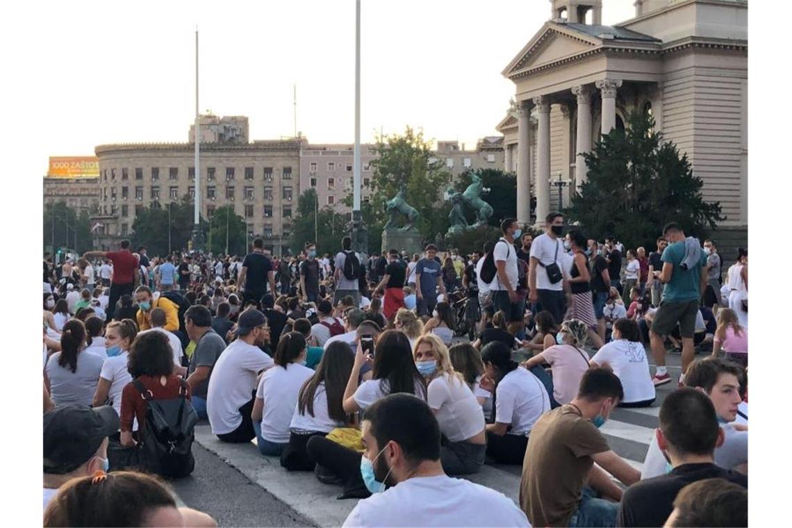 Proteste in Serbien gegen Corona-Restriktionen friedlich
