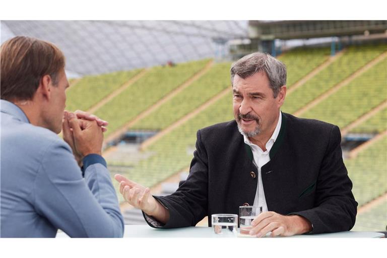 Demonstranten versuchten, das ARD-Sommerinterview mit dem CSU-Vorsitzenden zu stören. (Archivbild)
