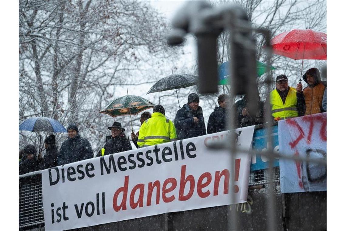 Sind die Feinstaub- und Stickoxid-Grenzwerte unbegründet? Demonstration gegen das Dieselfahrverbot in Stuttgart am Neckartor: „Diese Messstelle ist voll daneben!“ Foto: Sebastian Gollnow